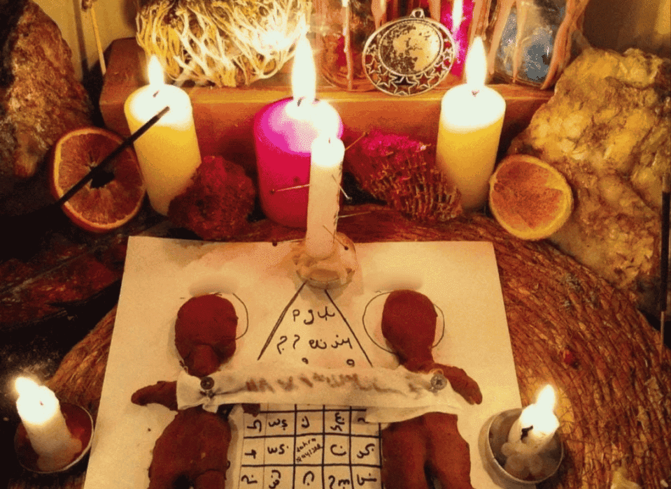 Batha casting powerful love spells in Saudi Arabia during moon ritual