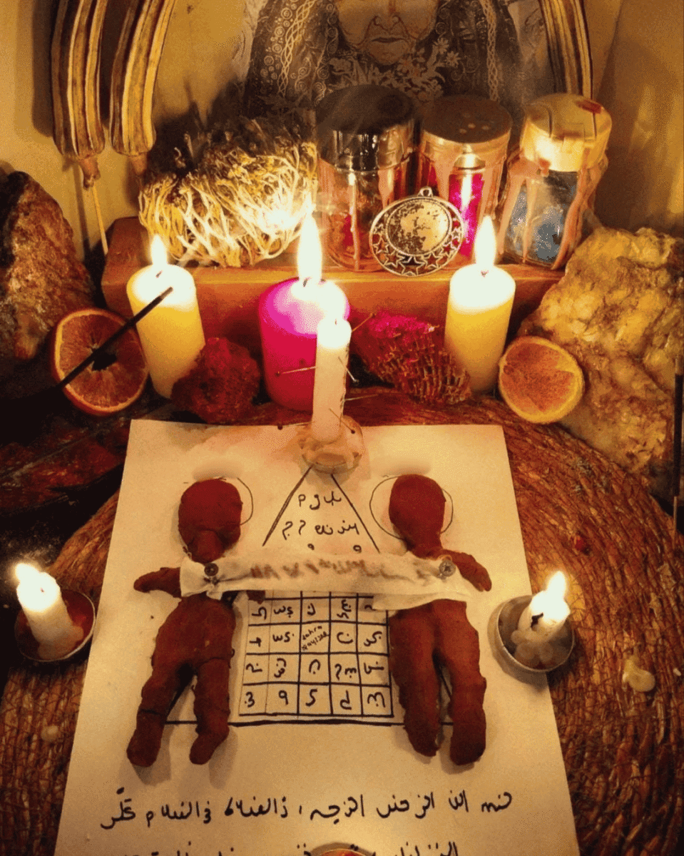 Batha casting powerful love spells in Saudi Arabia during moon ritual