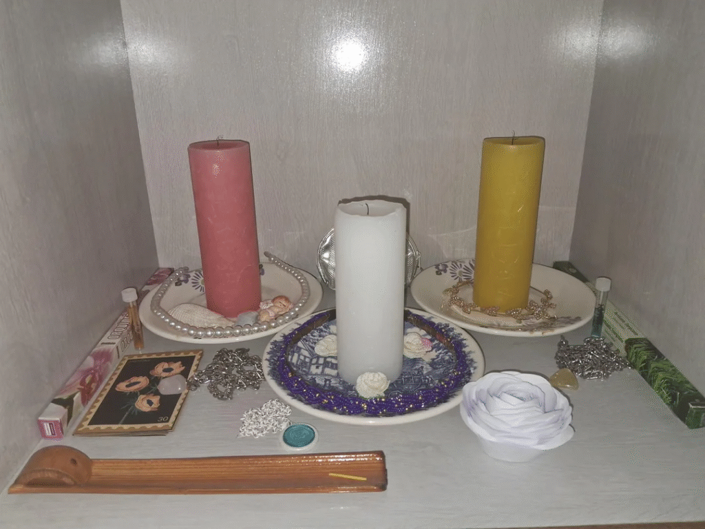 Love spells in California 3 Love spell ritual in Los Angeles CA with herbs and moon-charged crystals