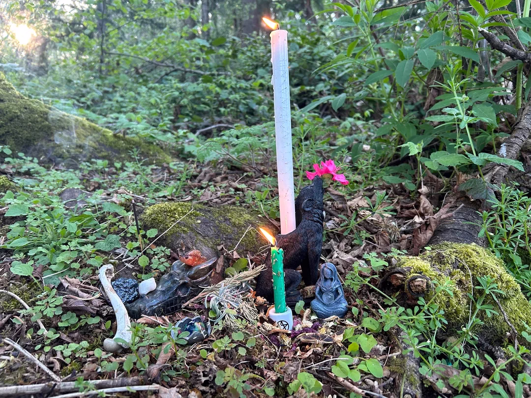 Love spell ritual setup by Batha in North Carolina using native herbs and candles