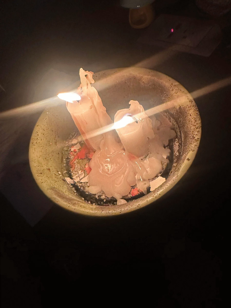Traditional Mauritian altar setup for the best love spells in Mauritius at sunset