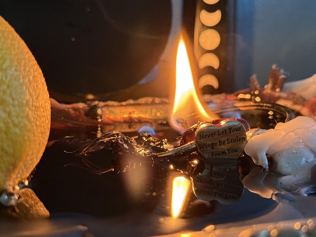 Love Spells The Woodlands – Batha performing a personalized attraction spell