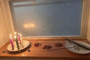 best crush spells with red candle and rose petals for love attraction