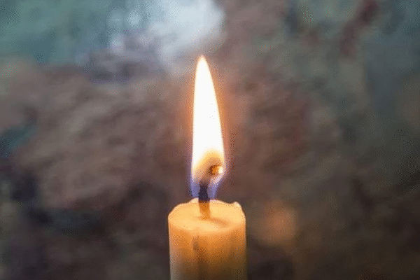 Return Lost Love Spells in Florida (2025 Ultimate Guide) Red and pink candles for love spell ritual to return lost love spells in Florida.