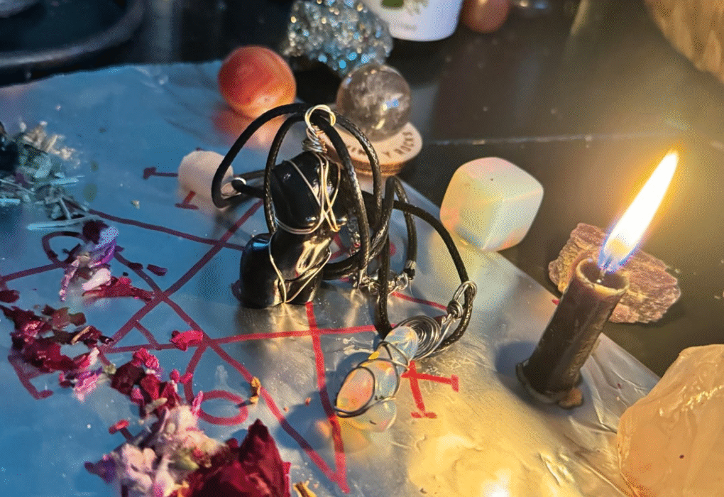 Return Lost Love Spell in Washington DC ritual with candle and rose quartz