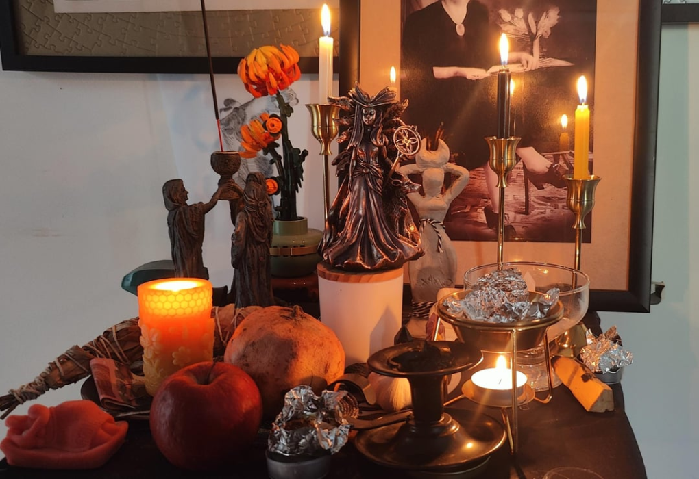 Powerful Traditional Healer: Experience, Ethics, and Spiritual Guidance That Matters Powerful traditional healer performing a ritual to restore love and balance